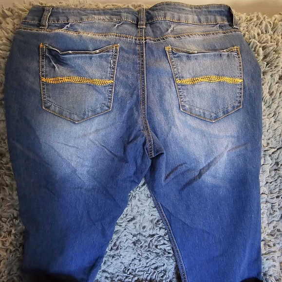 Bongo Bermuda Jean shorts - Picture 2 of 4